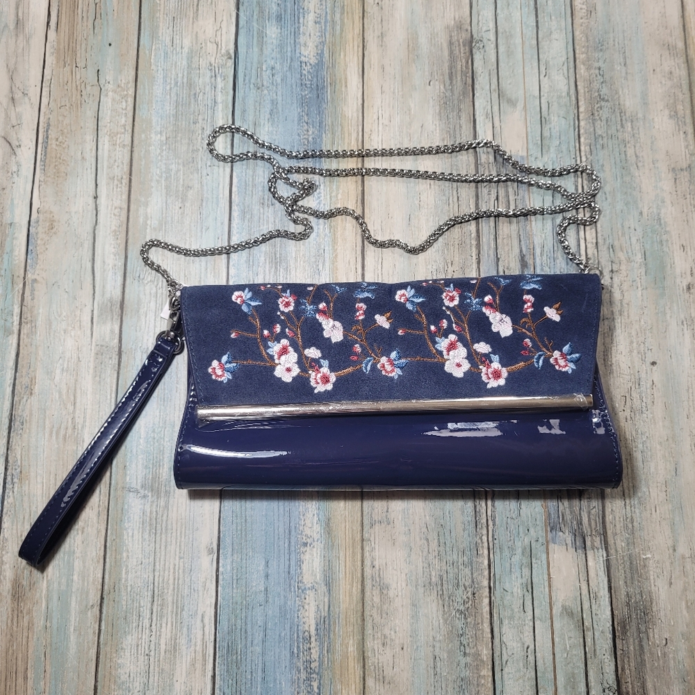 ✨️HP✨️White House Black  Market Suede Floral Clutch/Crossbody.